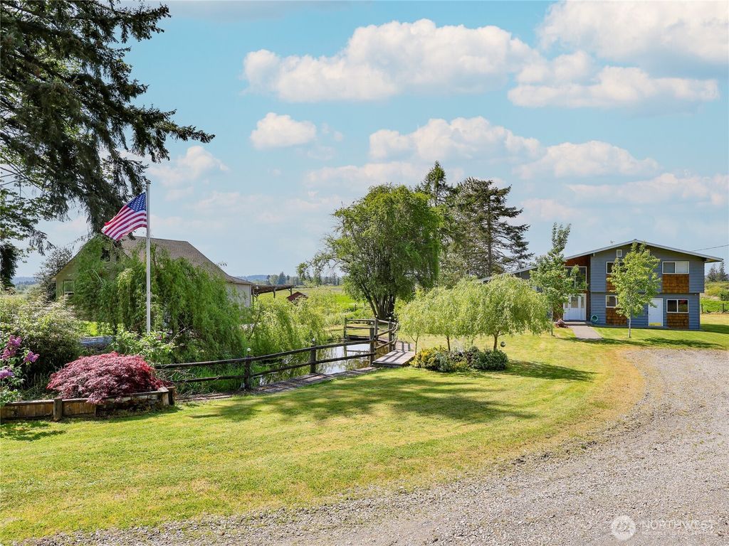 Photo of 6 Sunnyside Boulevard, Lake Stevens, WA 98258 (MLS # 2369062)