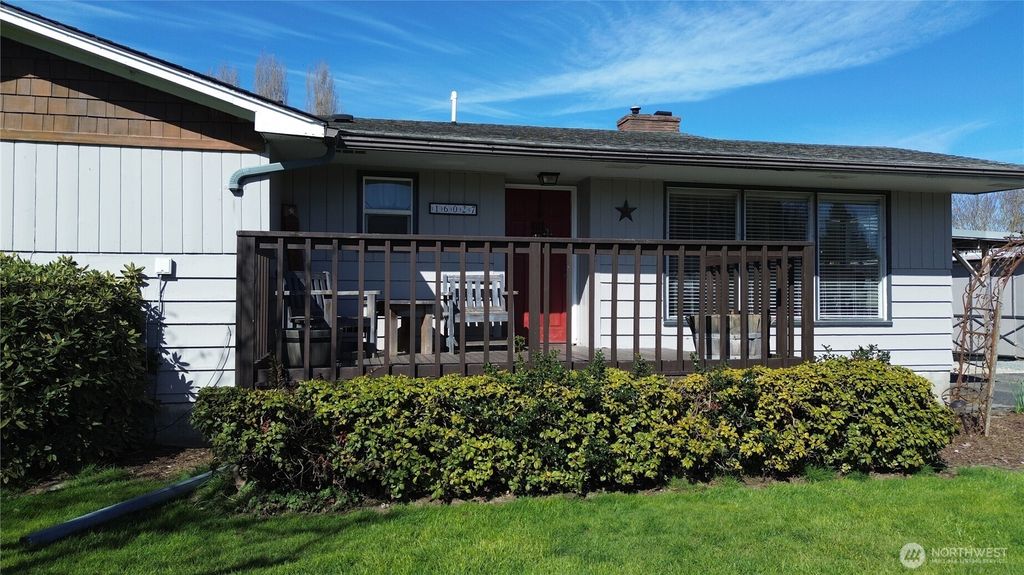 Photo of 16027 W Division Street, Mount Vernon, WA 98273 (MLS # 2496343)