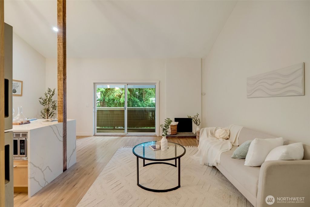 Photo of 12415 NE 130th Court #H306, Kirkland, WA 98034 (MLS # 2358223)