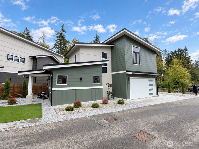 570 Creston Court