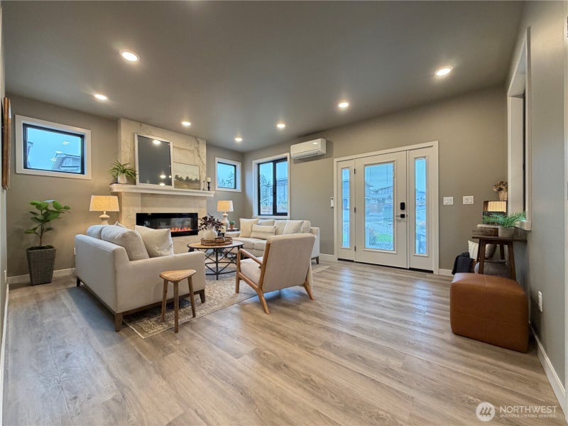 570 Creston Court