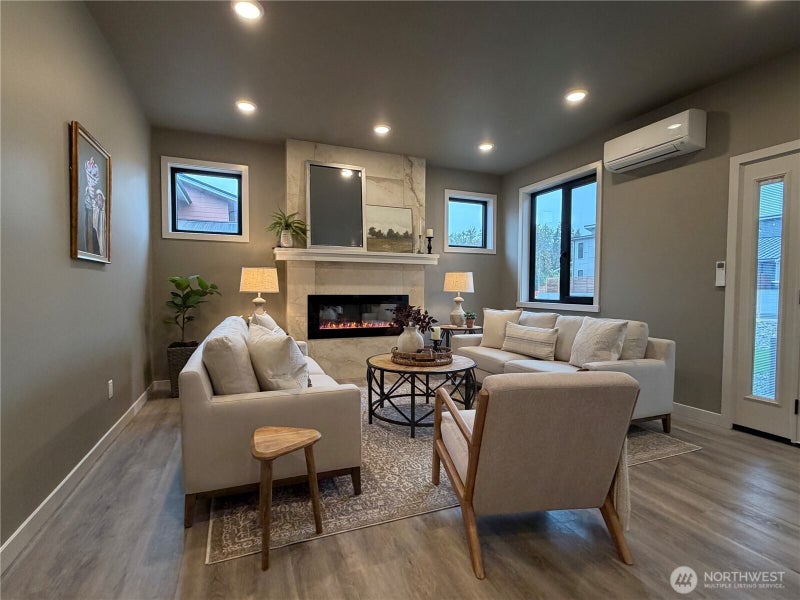 570 Creston Court