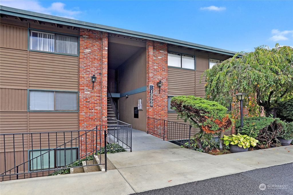 Photo of 13550 S 37th Ave Ave #19, Tukwila, WA 98168 (MLS # 2171427)