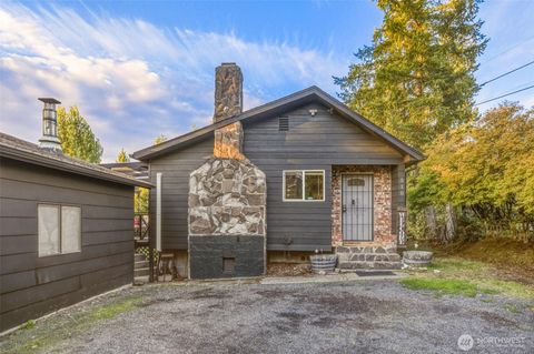 Photo of 310 Mount Pleasant Road, Kelso, WA 98626 (MLS # 2446943)