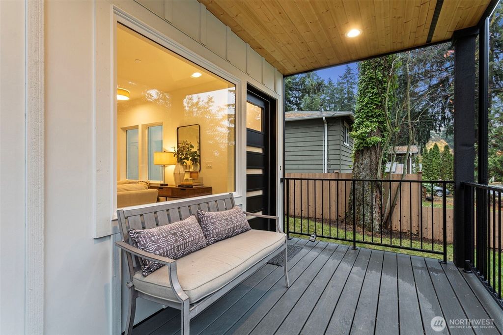 Photo of 11218 115th Place NE, Kirkland, WA 98033 (MLS # 2455441)