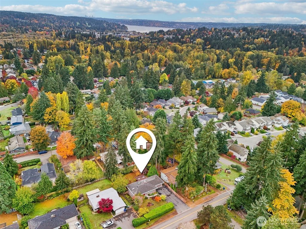 Photo of 7621 NE 205th Street, Kenmore, WA 98028 (MLS # 2446908)