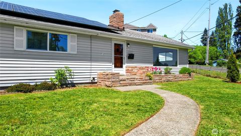 Photo of 1074 Walnut Street, Bremerton, WA 98310 (MLS # 2515674)
