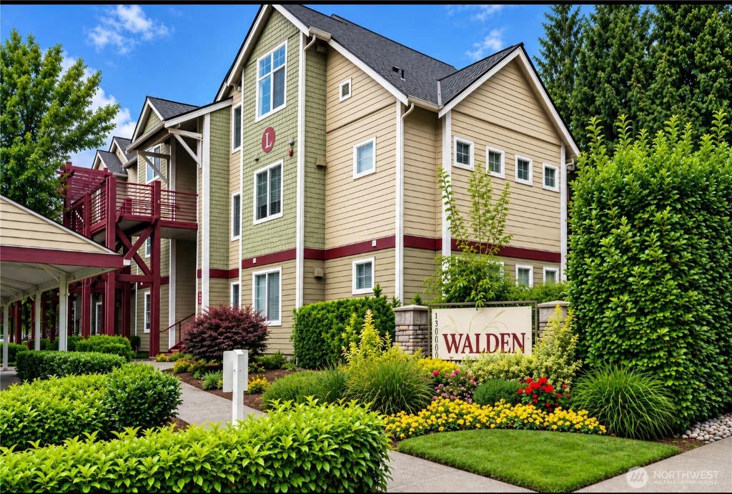 Photo of 13000 Admiralty Way #C302, Everett, WA 98204 (MLS # 2574613)