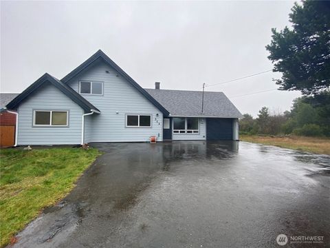 Photo of 313 Sand Dune Avenue NW, Ocean Shores, WA 98569 (MLS # 2475076)