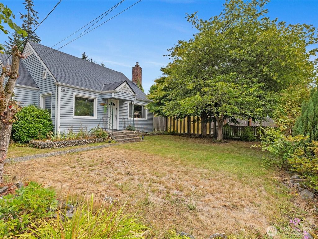 Photo of 7121 Rainier Drive, Everett, WA 98203 (MLS # 2424344)
