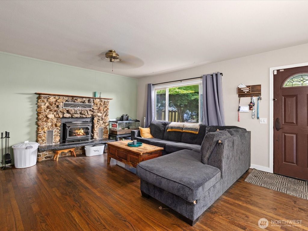 Photo of 7121 Rainier Drive, Everett, WA 98203 (MLS # 2424344)
