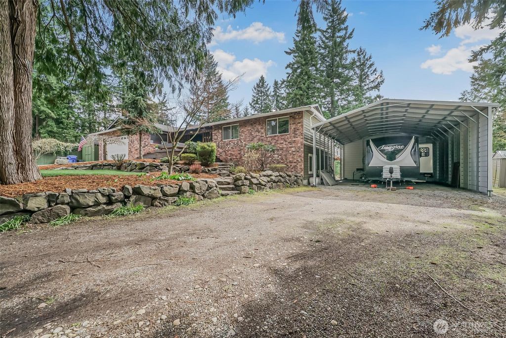 Photo of 16933 SE 149th Street, Renton, WA 98059 (MLS # 2495951)