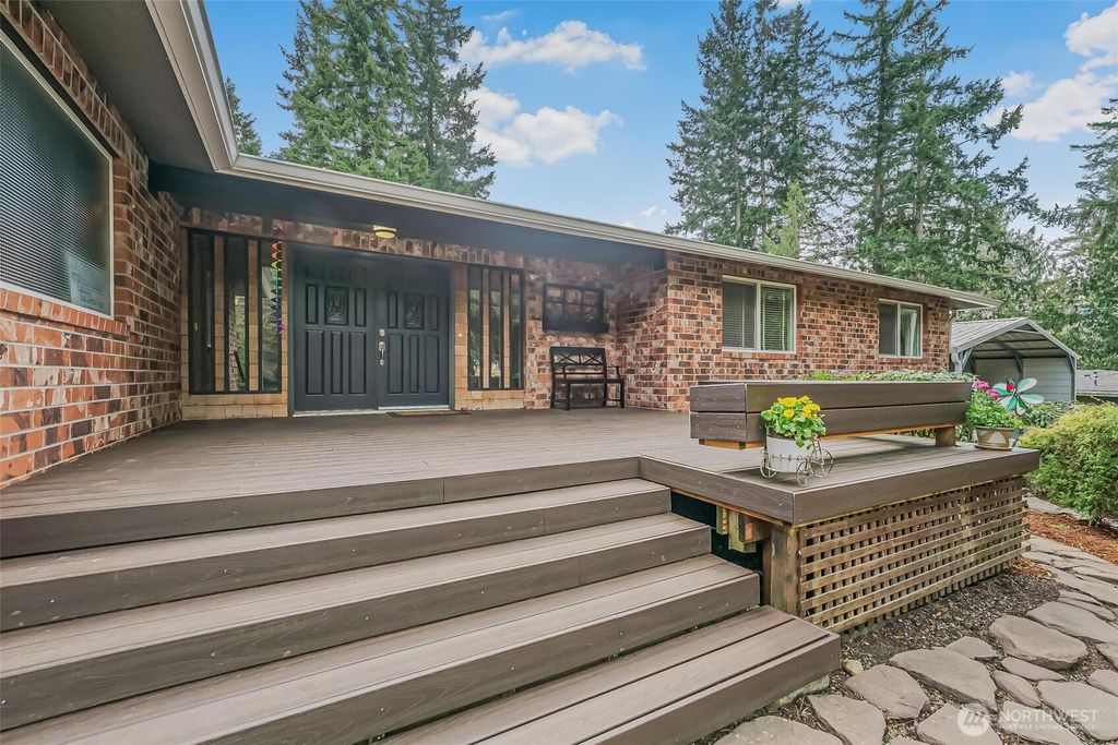 Photo of 16933 SE 149th Street, Renton, WA 98059 (MLS # 2495951)