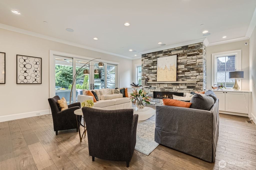 Photo of 2121 109th Avenue SE, Bellevue, WA 98004 (MLS # 2447831)
