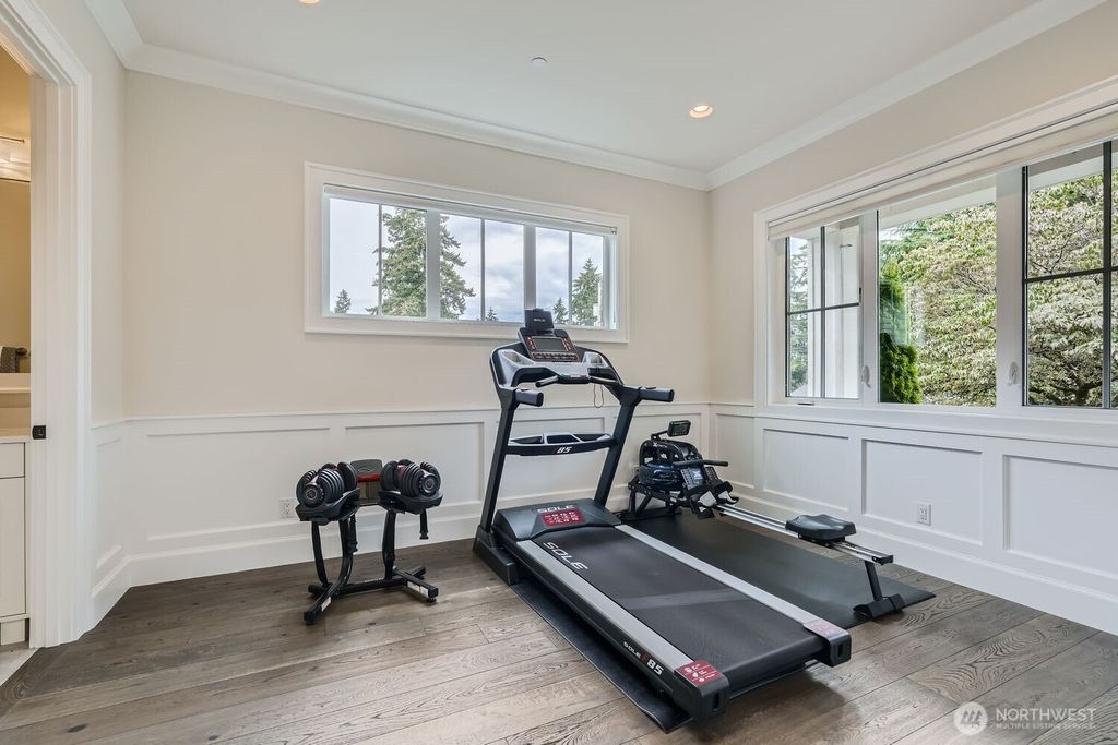 Photo of 2121 109th Avenue SE, Bellevue, WA 98004 (MLS # 2447831)