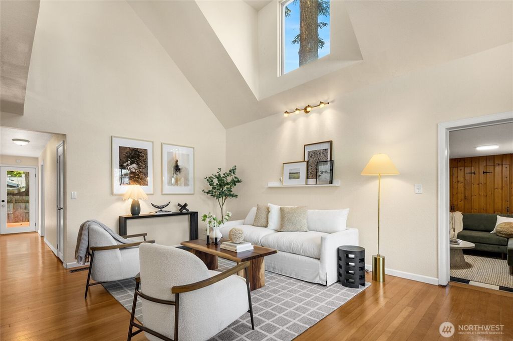Photo of 14331 Wallingford Avenue N, Seattle, WA 98133 (MLS # 2385818)