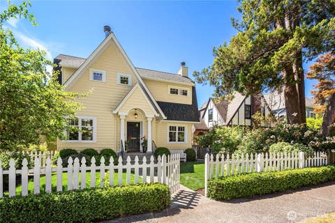 Photo of 3819 44 Avenue NE, Seattle, WA 98105 (MLS # 2572540)