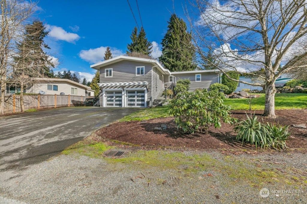 Photo of 17927 75th Place W, Edmonds, WA 98026 (MLS # 2202941)