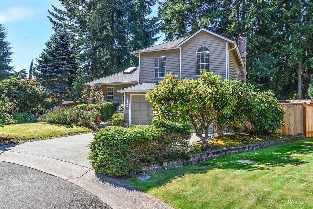 Photo of 14306 61st Avenue SE, Everett, WA 98208 (MLS # 1992357)