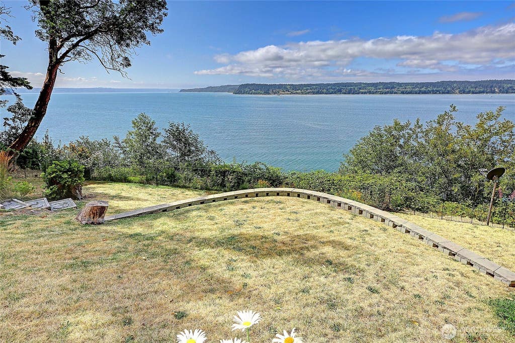 Photo of 2076 Gull Way, Camano Island, WA 98282 (MLS # 2560889)