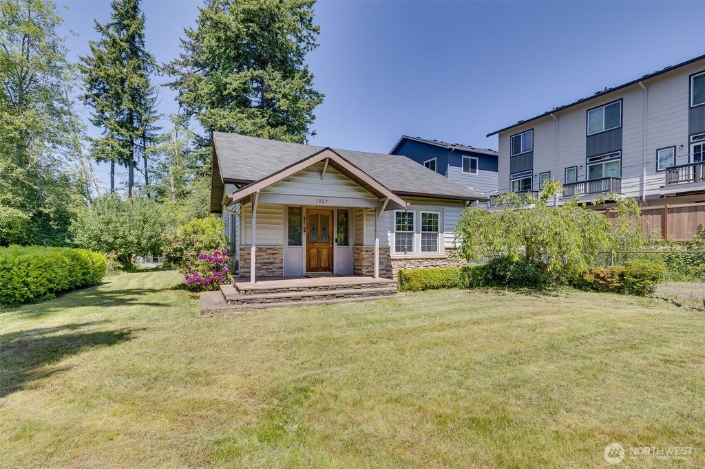 Photo of 1907 100th Street SW, Everett, WA 98204 (MLS # 2414479)