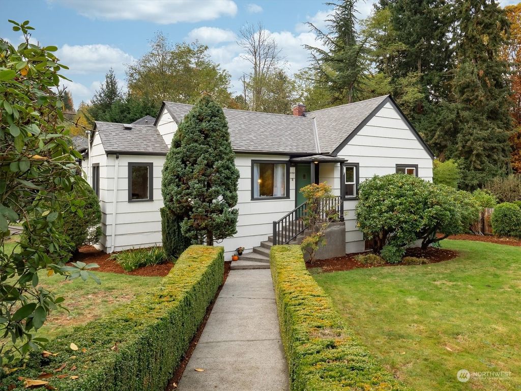 Photo of 10501 Ravenna Avenue NE, Seattle, WA 98125 (MLS # 2302710)