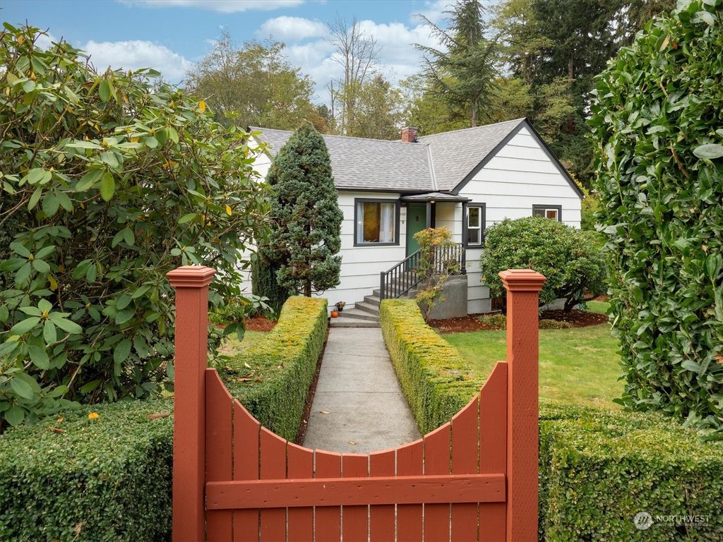 Photo of 10501 Ravenna Avenue NE, Seattle, WA 98125 (MLS # 2302710)