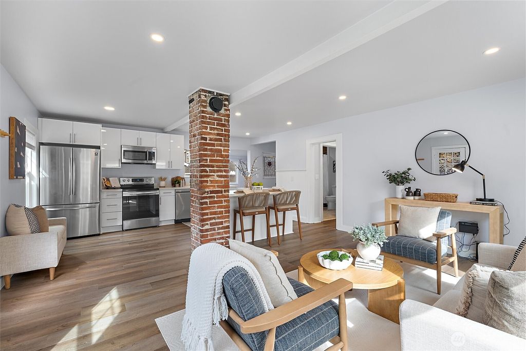 Photo of 6058 6th Avenue NE, Seattle, WA 98115 (MLS # 2491081)