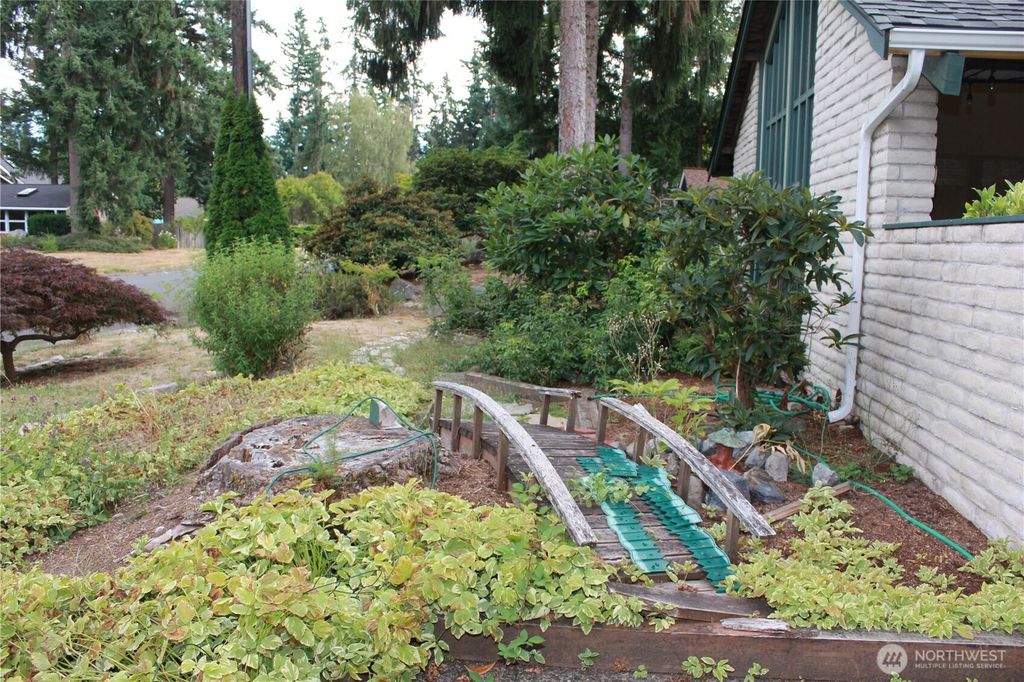 Photo of 2809 179th Avenue NE, Redmond, WA 98052 (MLS # 2421208)