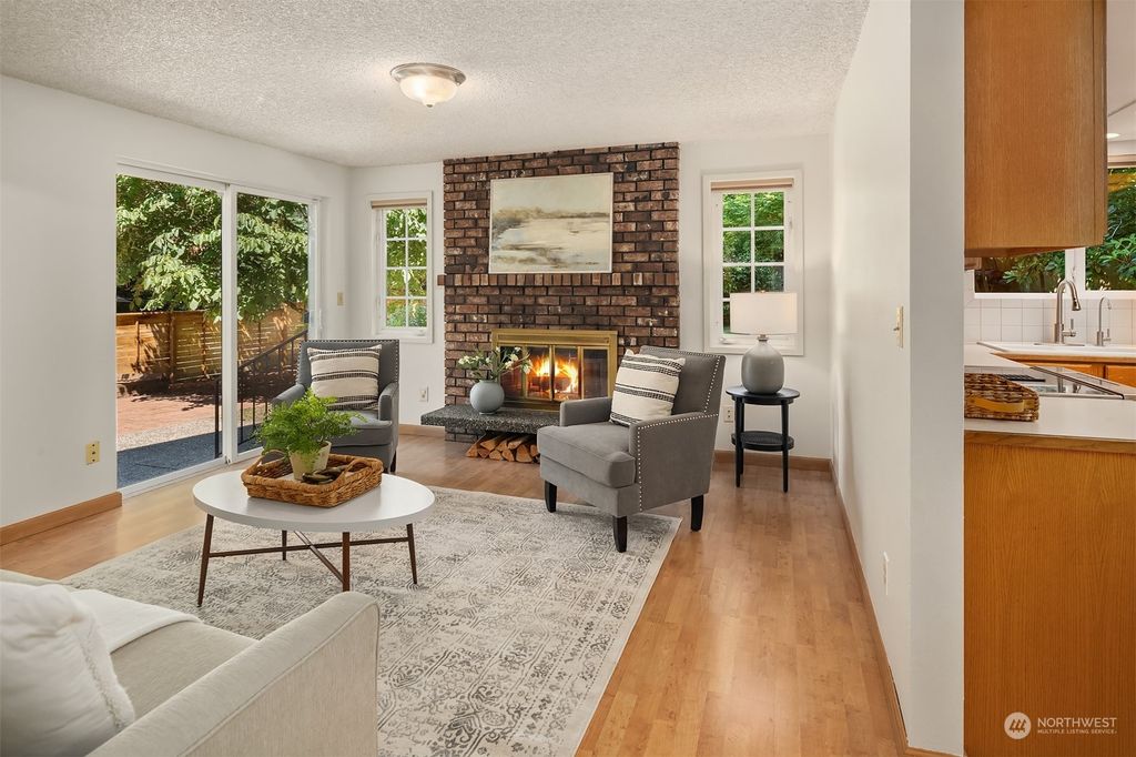 Photo of 20330 42nd Avenue NE, Lake Forest Park, WA 98155 (MLS # 2142784)