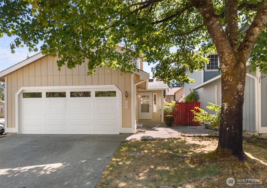 Photo of 602 Malibu Drive SE, Lacey, WA 98503 (MLS # 2562364)