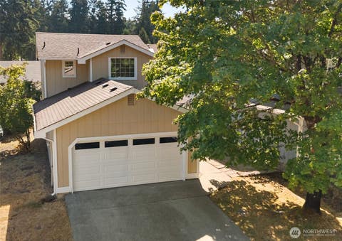 Photo of 602 Malibu Drive SE, Lacey, WA 98503 (MLS # 2562364)