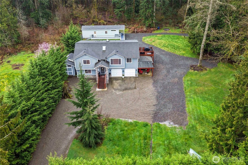 Photo of 13624 239th PL Pl SE, Snohomish, WA 98296 (MLS # 2490954)