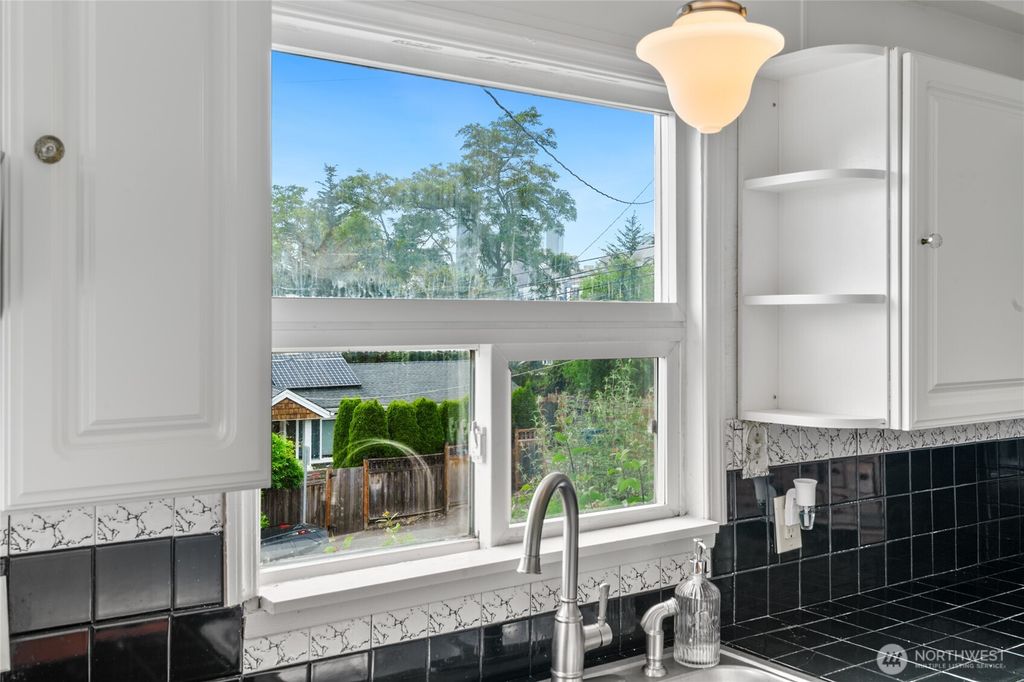Photo of 1012 20th Avenue AVE S, Seattle, WA 98144 (MLS # 2529034)