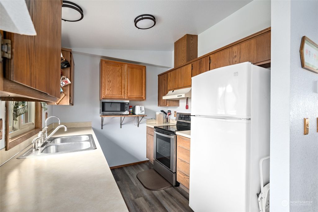 listing image 9368512456290258687