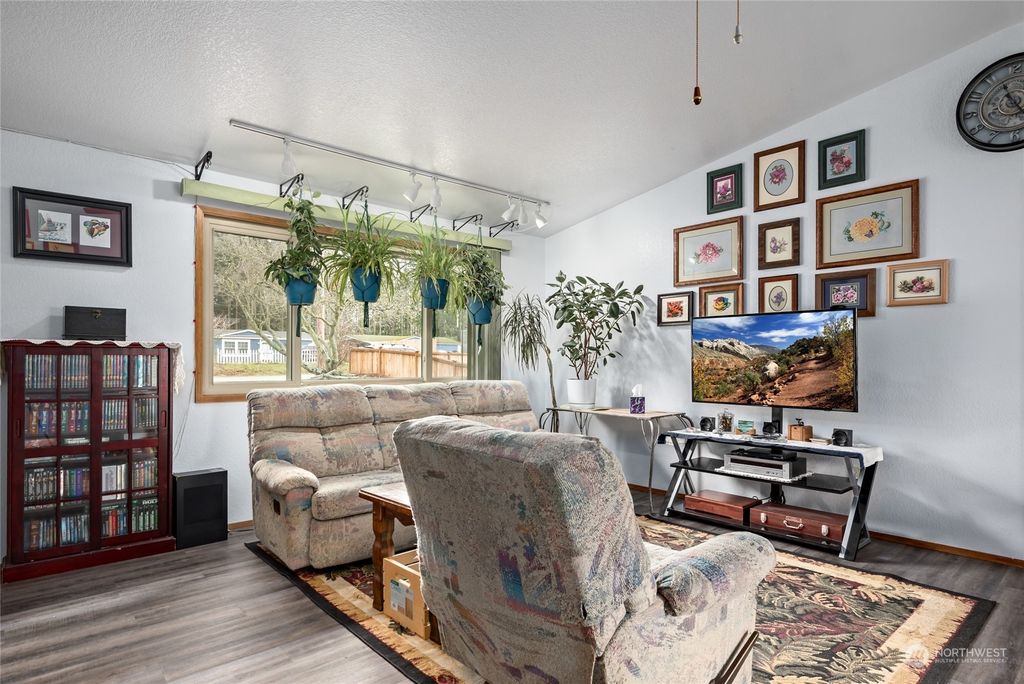 listing image 9365532999696557194