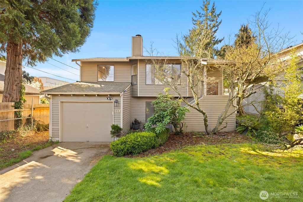 Photo of 917 N 100th Street, Seattle, WA 98133 (MLS # 2517428)