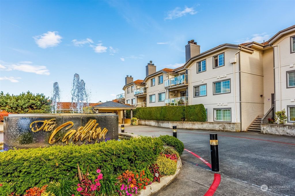 Photo of 2760 76th Avenue SE #511, Mercer Island, WA 98040 (MLS # 2036702)