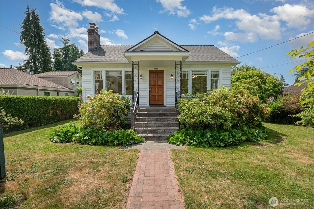 Photo of 515 N 122nd Street, Seattle, WA 98133 (MLS # 2392100)