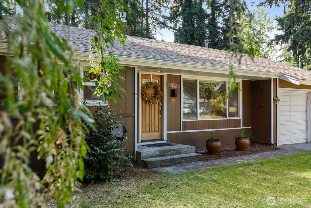 Photo of 19515 7th Avenue NE, Shoreline, WA 98155 (MLS # 2392177)