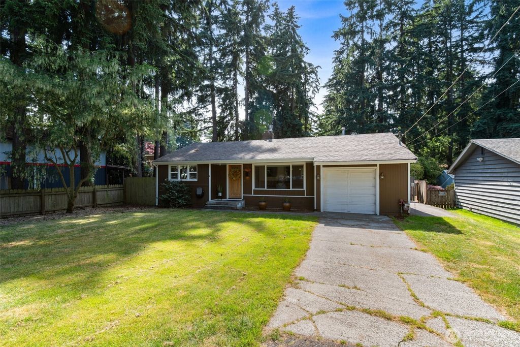 Photo of 19515 7th Avenue NE, Shoreline, WA 98155 (MLS # 2392177)