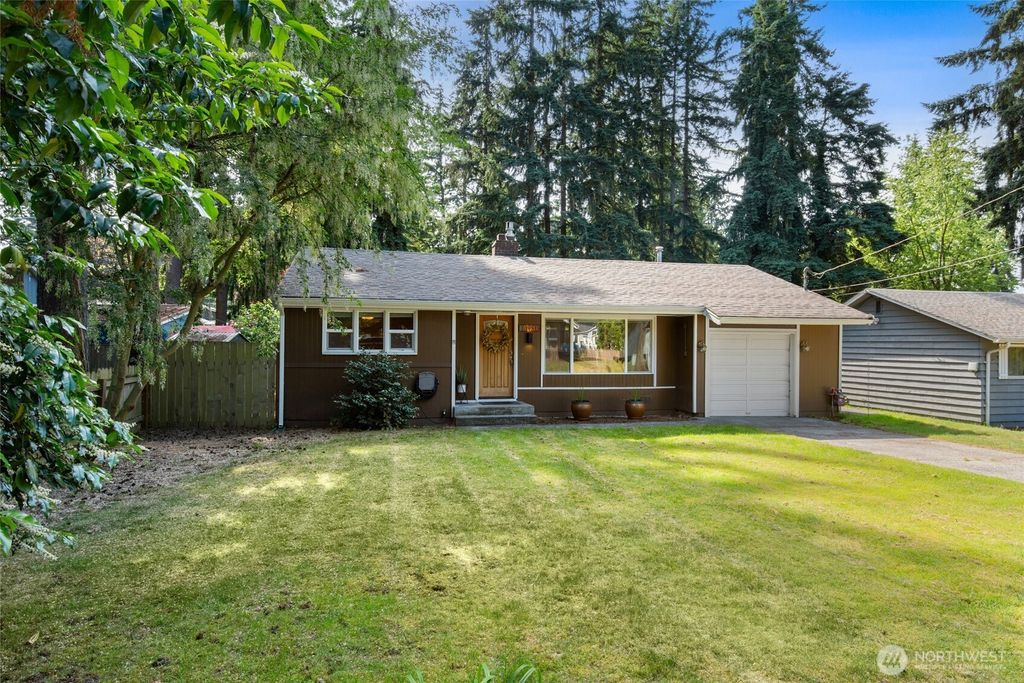 Photo of 19515 7th Avenue NE, Shoreline, WA 98155 (MLS # 2392177)