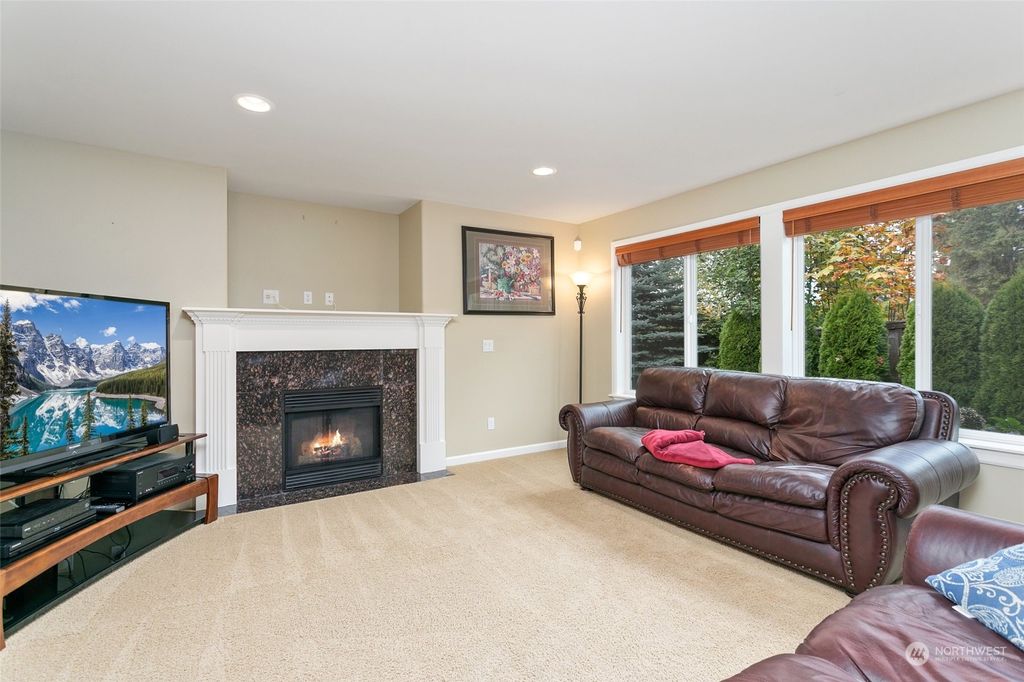 Photo of 472 Nile Avenue NE, Renton, WA 98059 (MLS # 2296214)