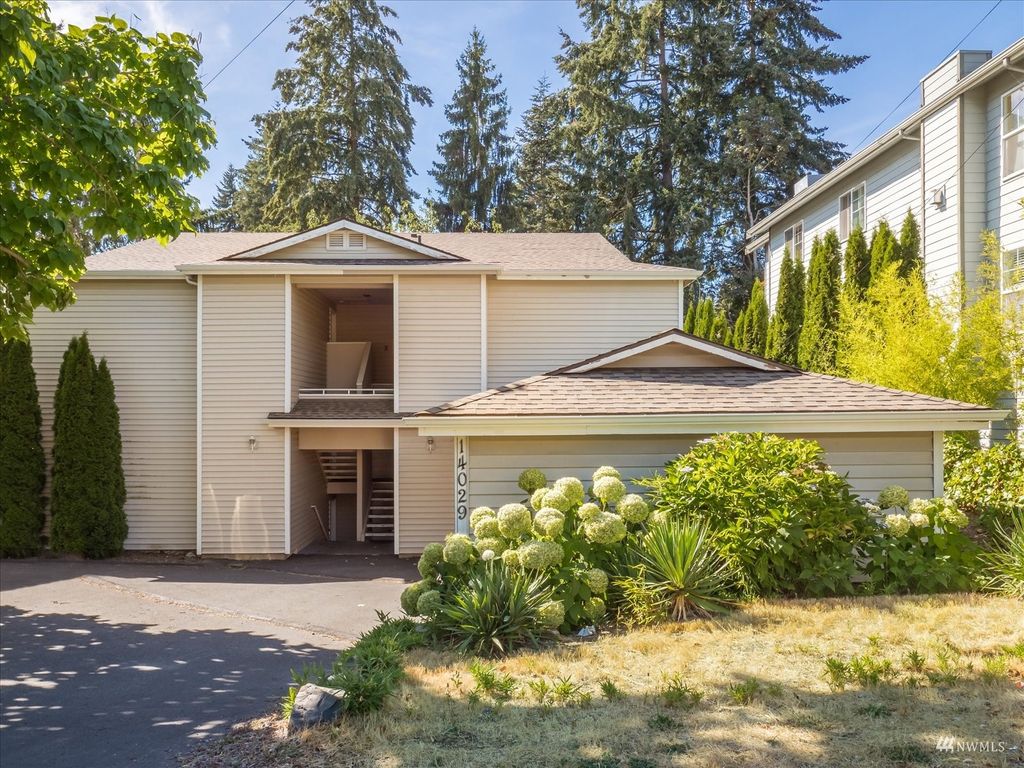 Photo of 14029 Greenwood Avenue N #B, Seattle, WA 98133 (MLS # 1990579)