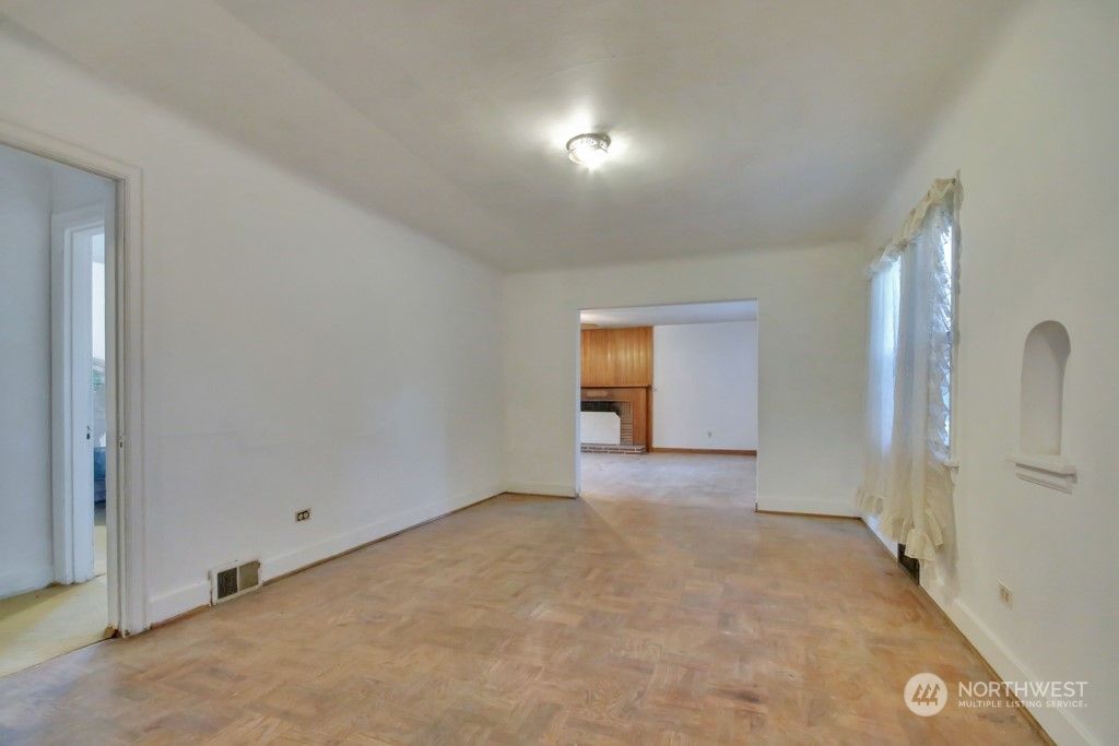 Photo of 14004 33rd Avenue S, Tukwila, WA 98168 (MLS # 2024489)