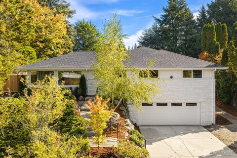 Photo of 3720 80th Avenue SE, Mercer Island, WA 98040 (MLS # 2592145)