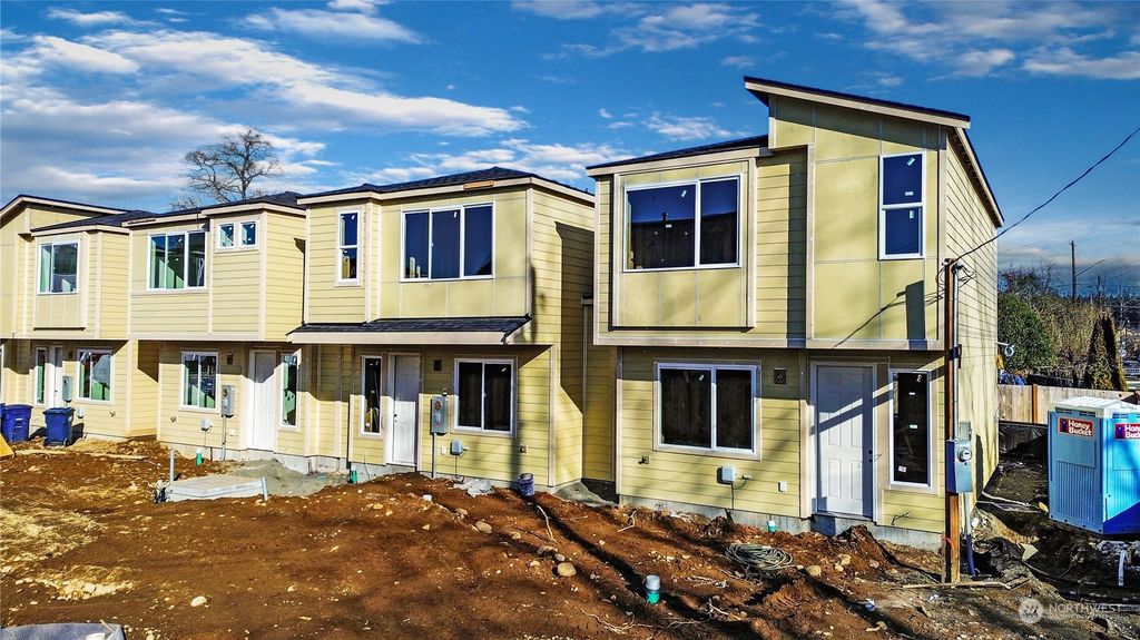 Photo of 226 N Madison St St #E, Monroe, WA 98272 (MLS # 2208256)
