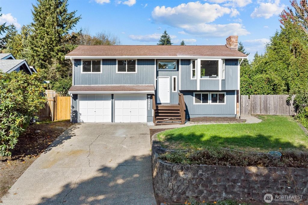 Photo of 33921 28th Place SW, Federal Way, WA 98023 (MLS # 2442646)