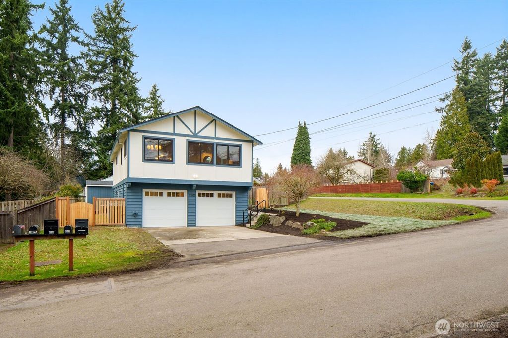 Photo of 11503 Bartlett Avenue NE, Seattle, WA 98125 (MLS # 2467736)