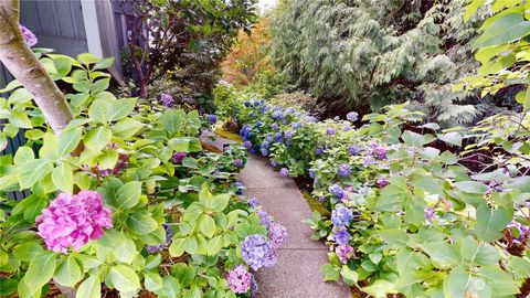 A home in Bremerton